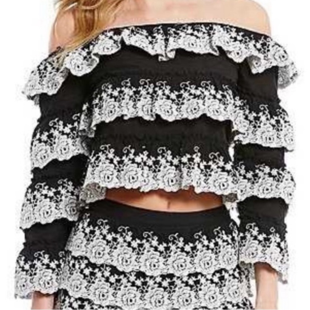 Embroidered off the shoulders top size S